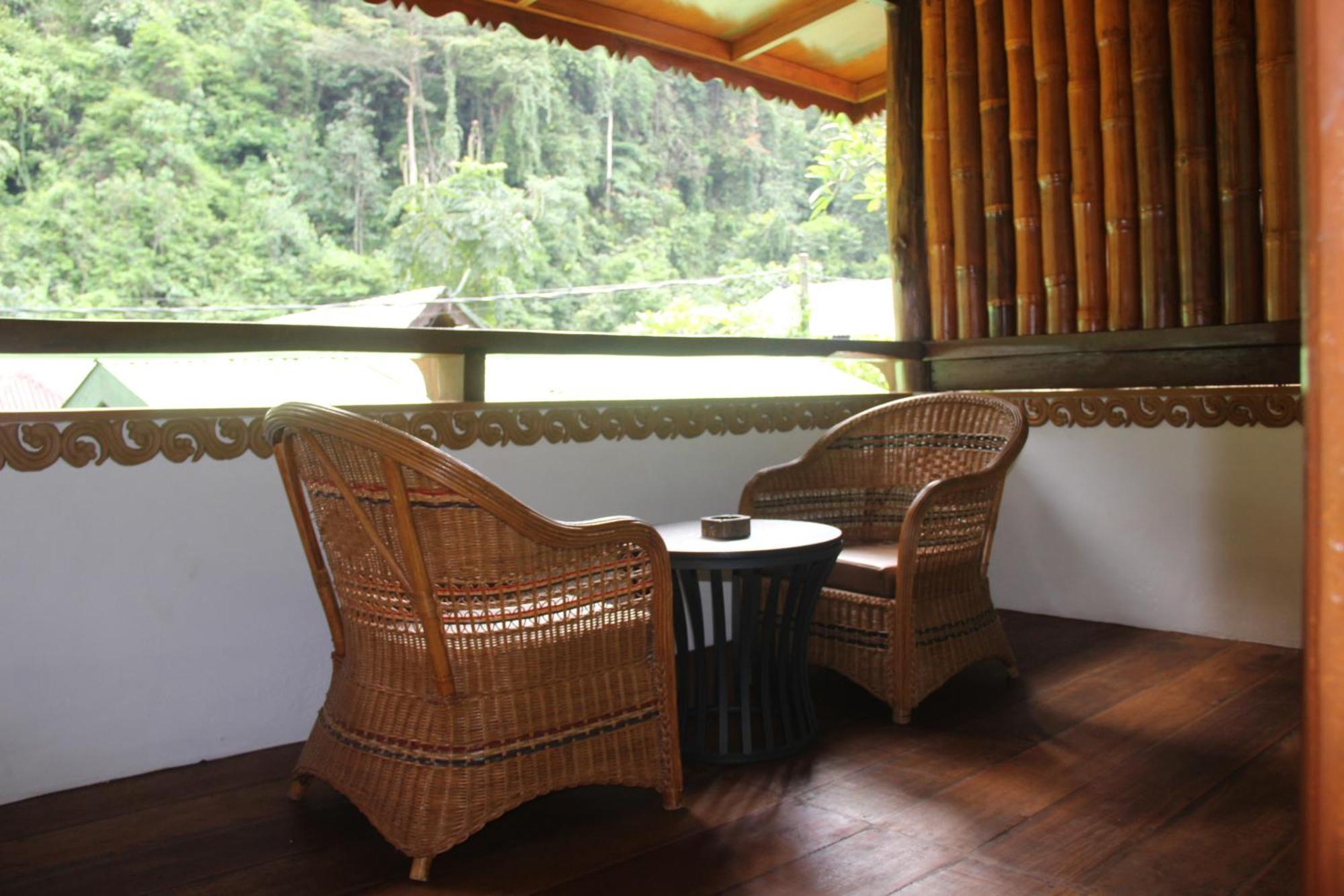 Sam'S Bungalows And Treks Bukit Lawang Exterior foto